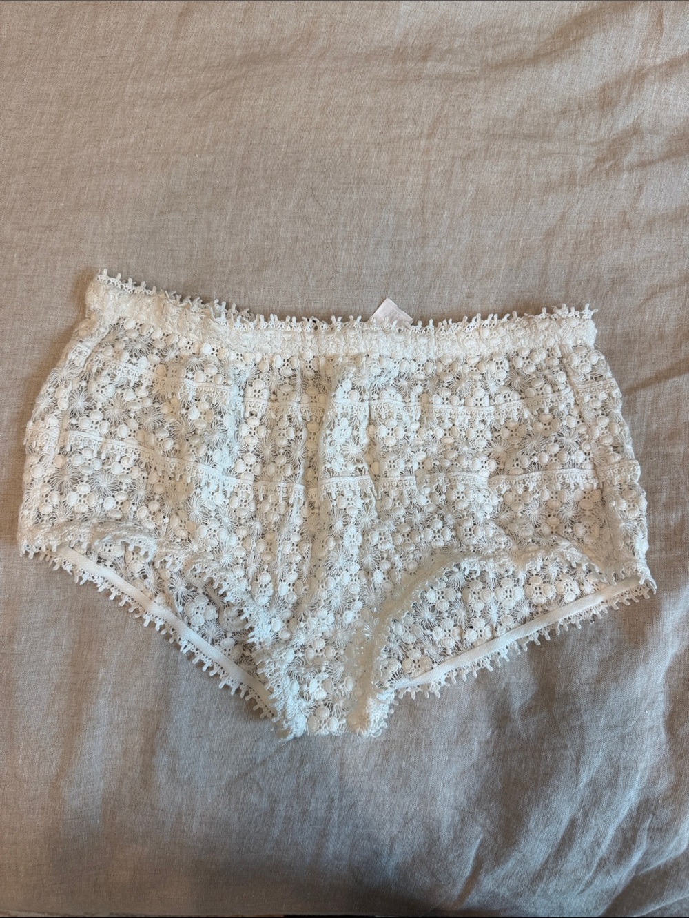 BNWT ZARA Lace Crochet Boyshorts - White size medium